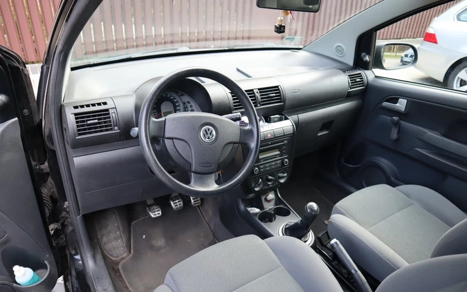 Volkswagen Fox cena 8800 przebieg: 121104, rok produkcji 2010 z Poznań małe 46